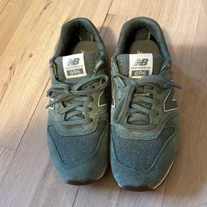 New Balance 696
